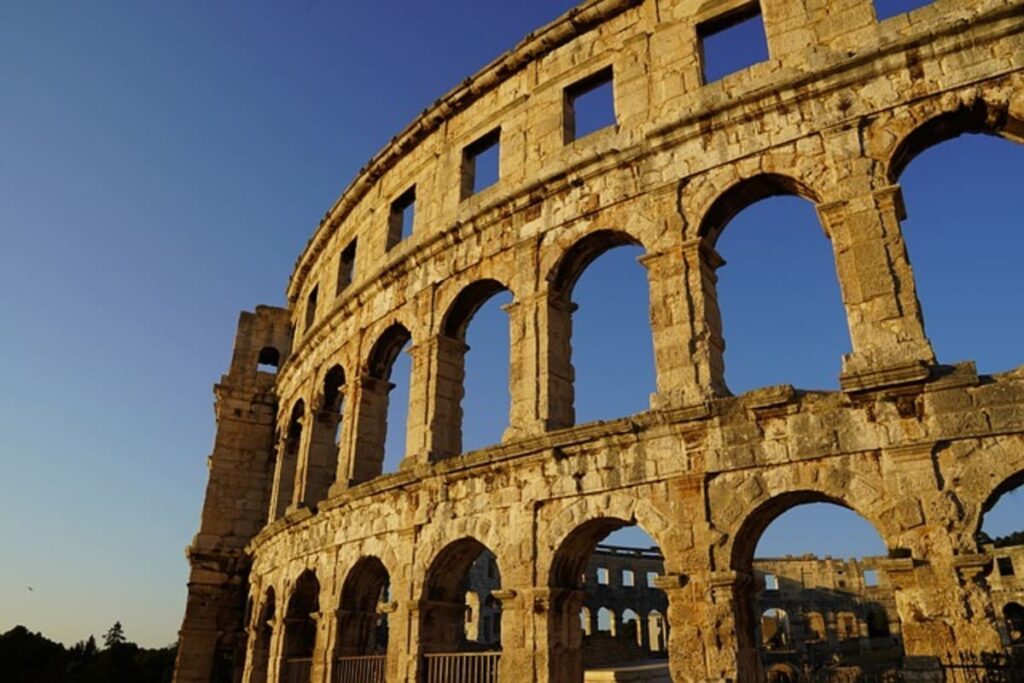 amphithéâtre de Pula